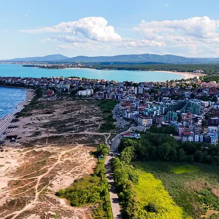 Sunny Cozy Апартаменты Приморско