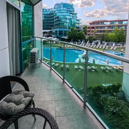Апартаменты Sunny Cozy