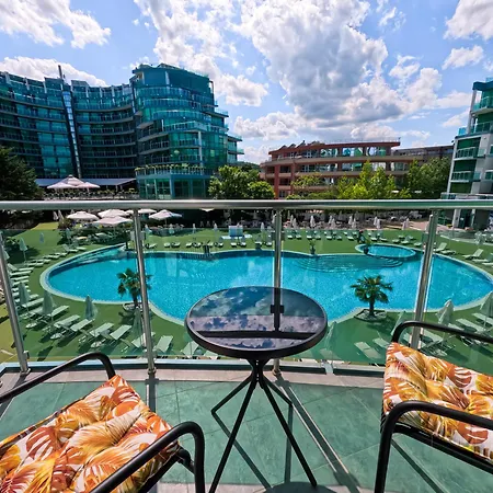 Sunny Cozy Апартаменты *